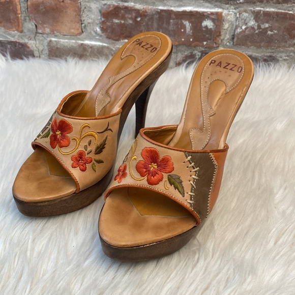 Pazzo Embroidered Leather Platform Wood Heel Sandals, Size 8.5M - Picture 3 of 16